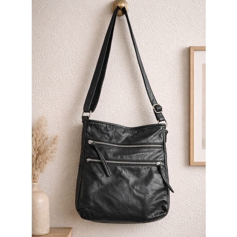 Bueno Black Faux Leather Crossbody Bag Multi Zip Pockets Soft Slouchy 90s y2k